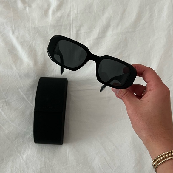 Prada PR 17WS Sunglasses - Picture 10 of 13